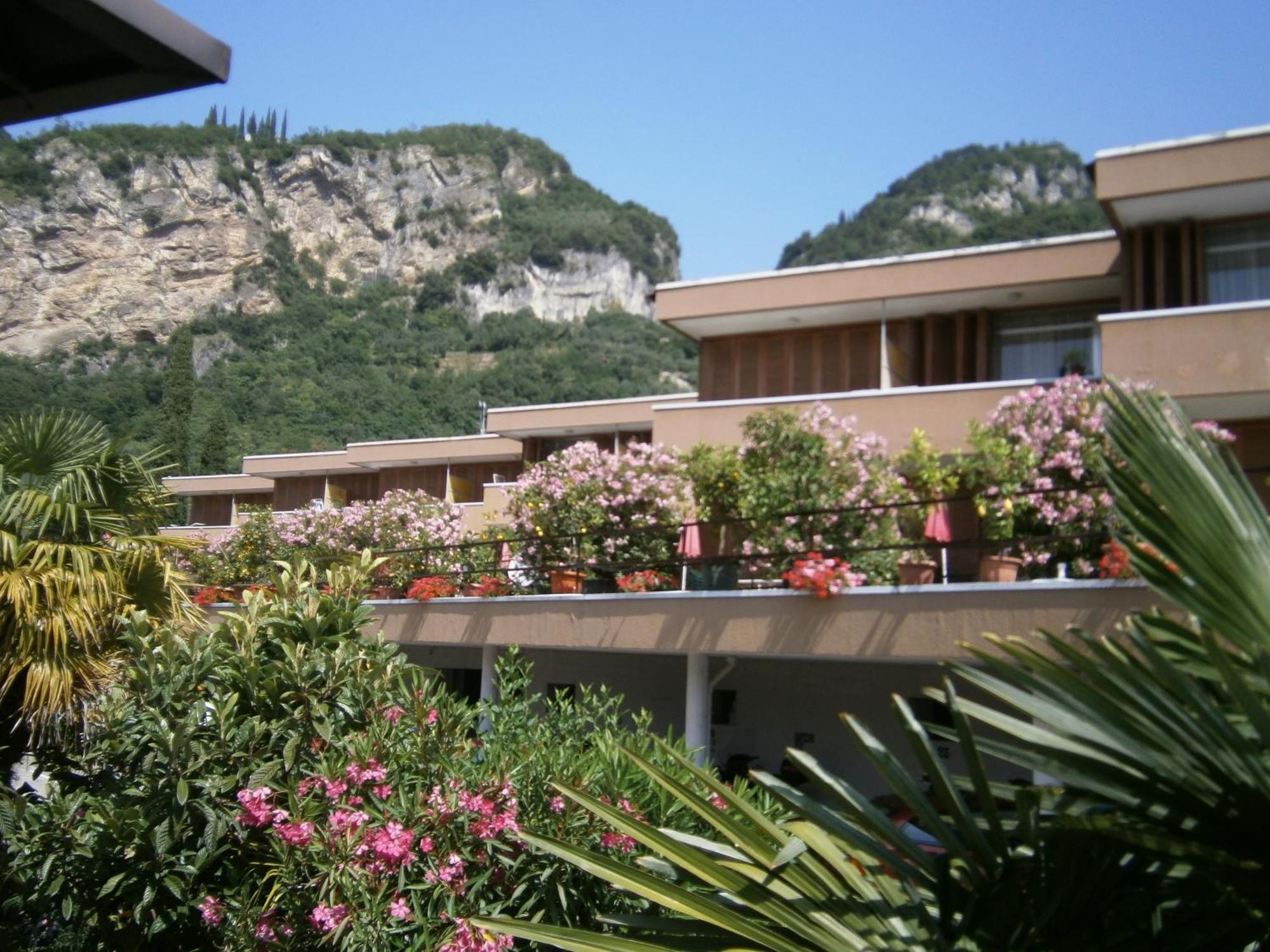 Residence Cascata Varone Riva del Garda Exterior foto